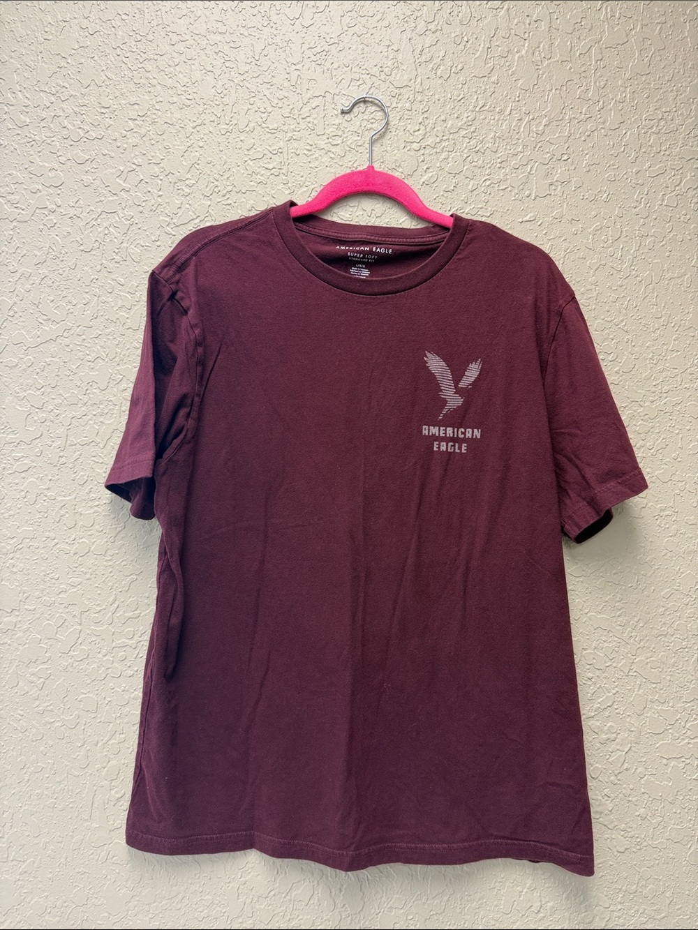 American Eagle Outfitters Men's large Maroon Short Sleeve Logo Tee